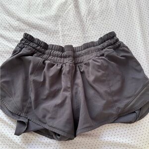 Lululemon Hottie Hot Low-Rise Lined Shorts 2.5”